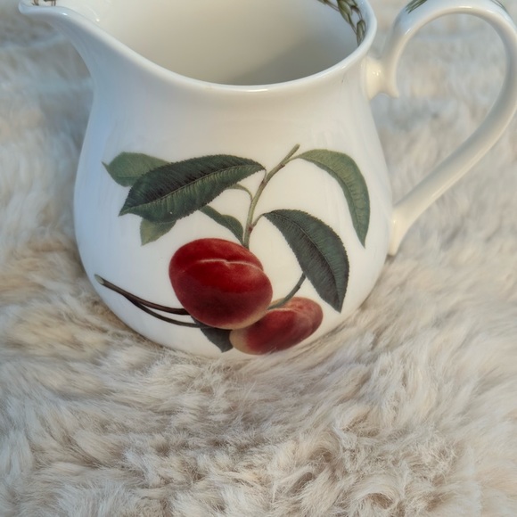 Queen's Royal Horticulture Society Hooker's Fruit Creamer Fine Bone China - Picture 3 of 10